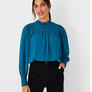 Ann Taylor New Women’s Small Long Sheer‎ Sleeve Smocked Blouse